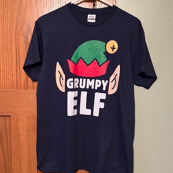 Grumpy Elf Men's Holiday Christmas T-shirt Short Sleeve Size Medium NWOT - Picture 2 of 3